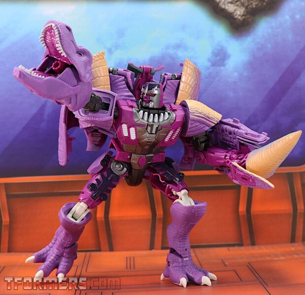 Transformers Kingdom Wave 1 Megatron Leader  (4 of 41)